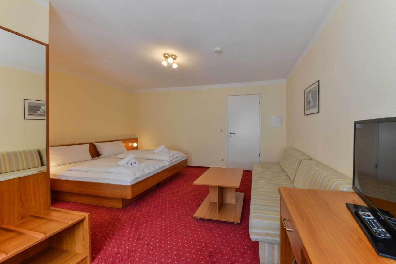 Hotel Hessischer Hof Kirchhain Экстерьер фото